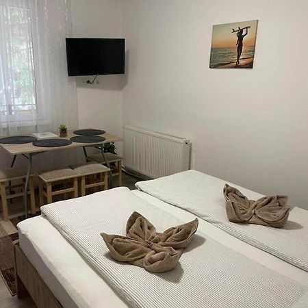 Krisztina Apartman 81 Хайдусобосло Экстерьер фото